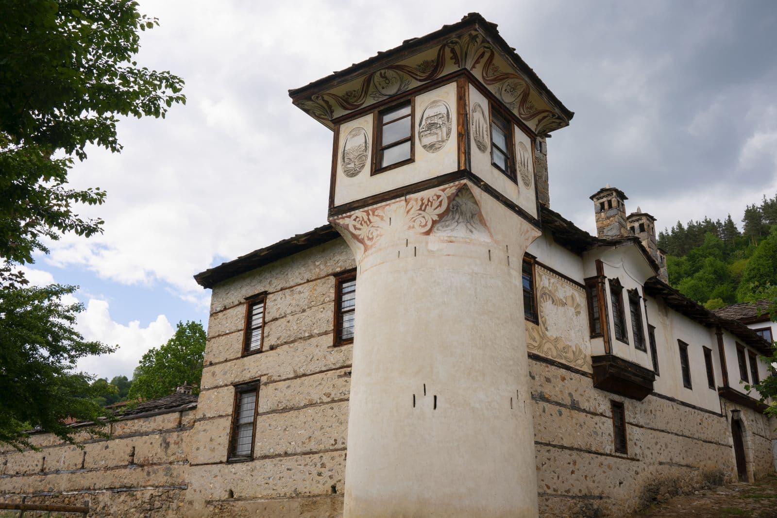Агушевите конаци